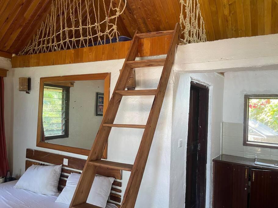 Sweta Takawiri Island Cottage Luaran gambar